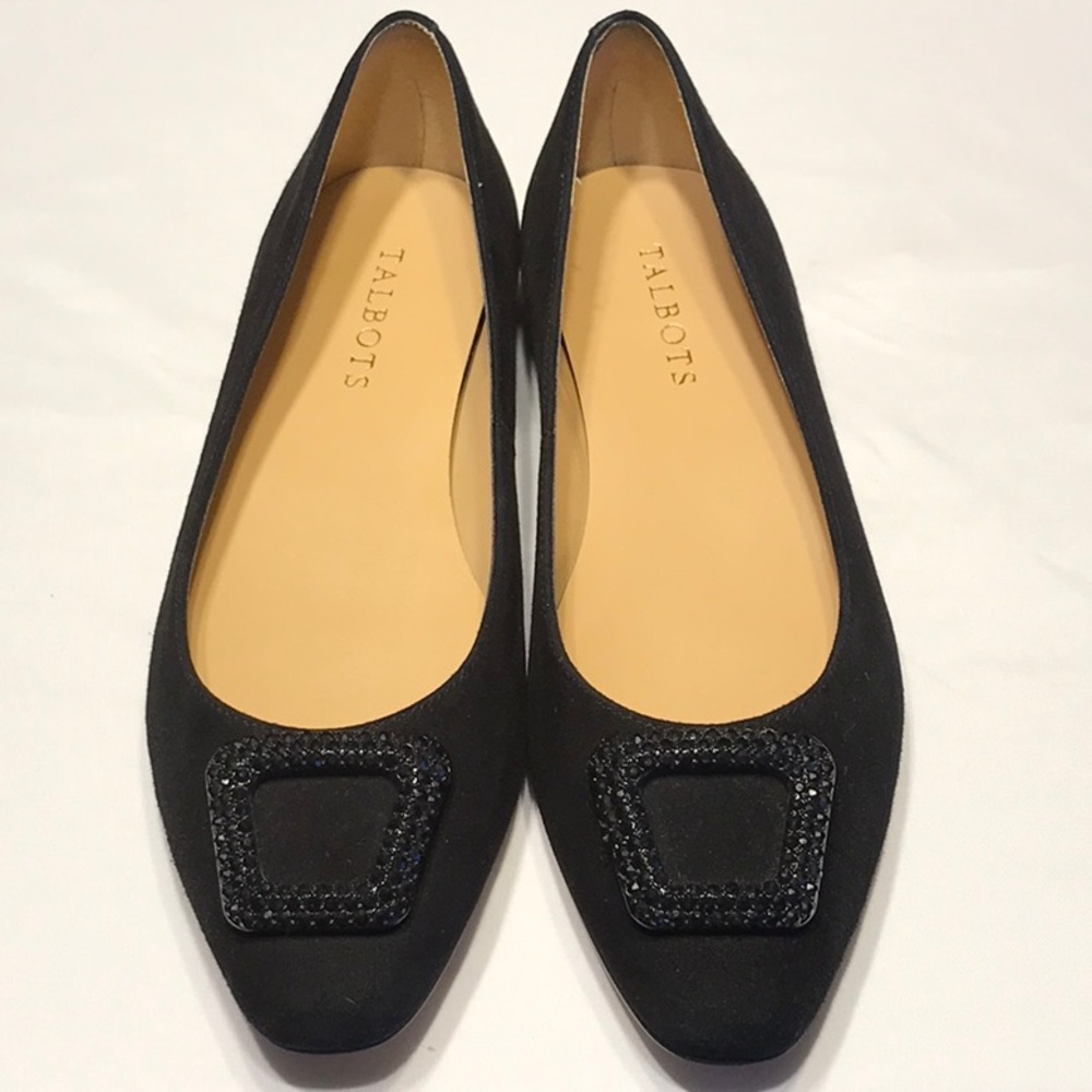 Talbots jeweled suede shoe in black! 🖤 Awesome!